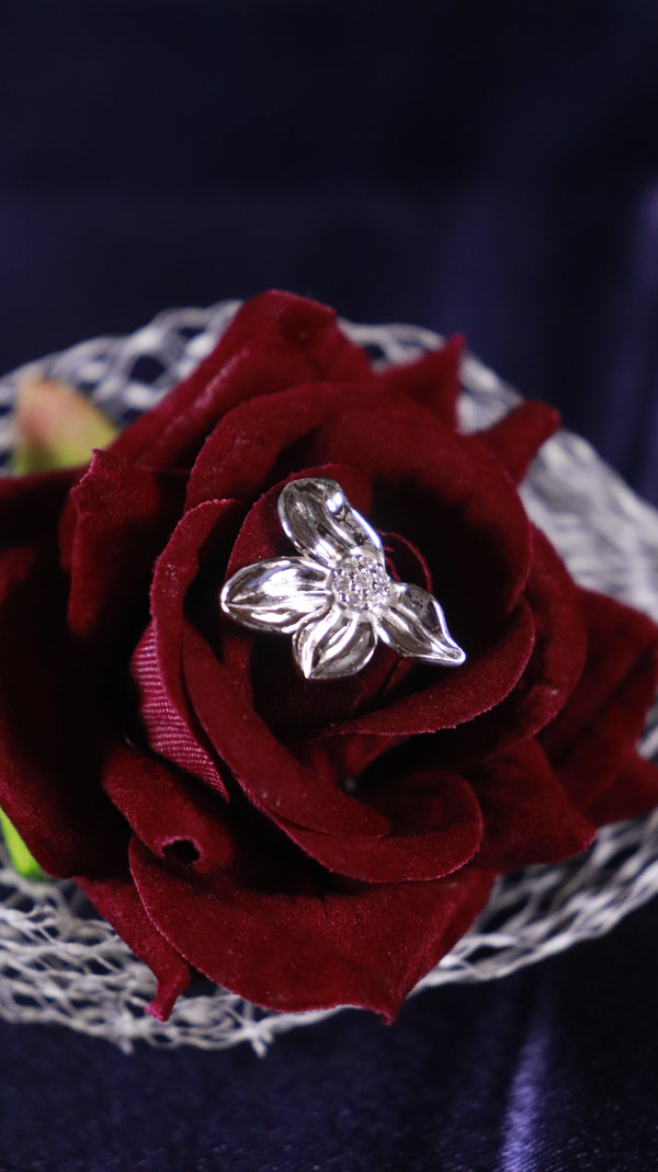 925 Sterling Silver Petal Studs.