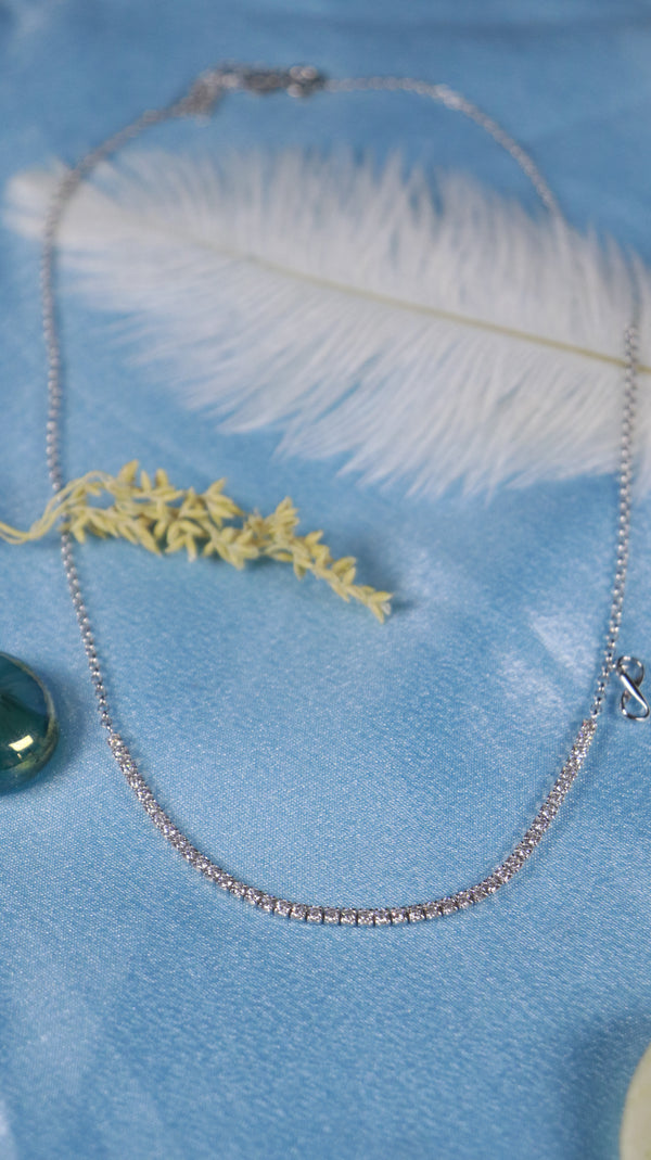 925 Sterling Silver Luna Infinity Curve Pendant.