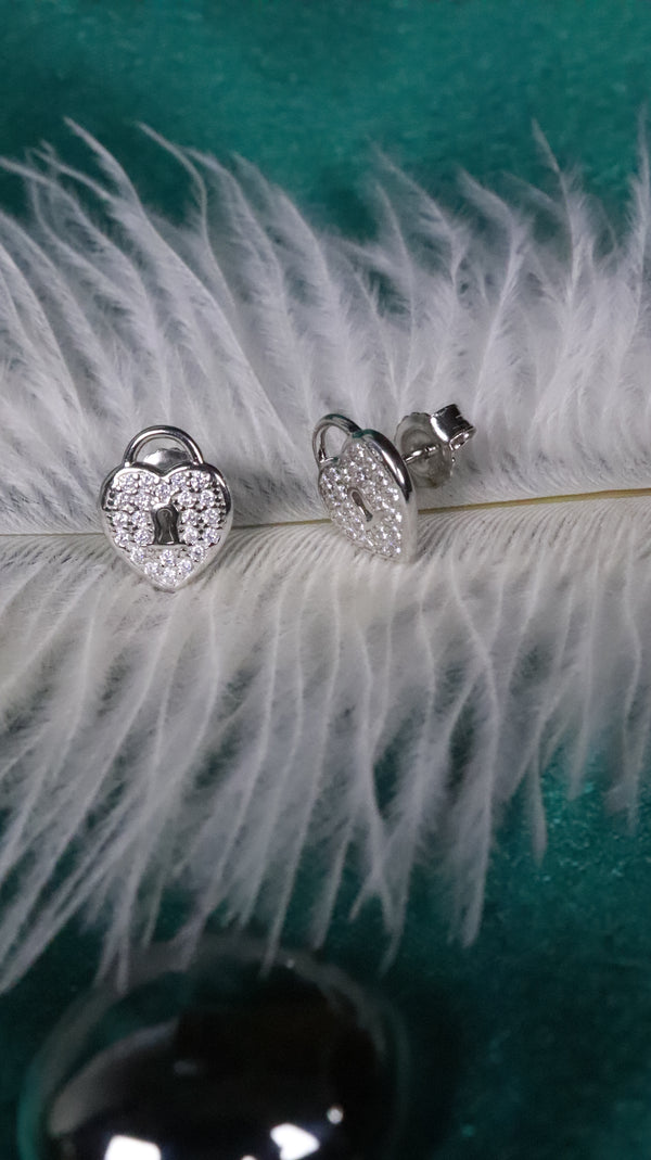 925 Sterling Silver Heart's Key Studs.