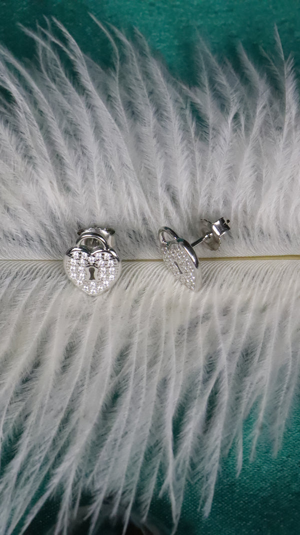 925 Sterling Silver Heart's Key Studs.