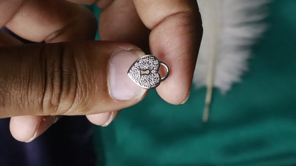 925 Sterling Silver Heart's Key Studs.