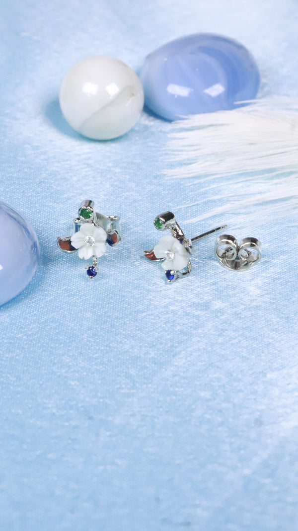 925 Sterling Silver Whimsical Clover Studs.