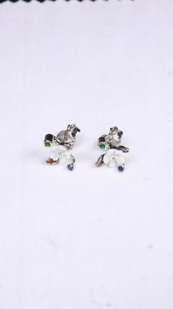 925 Sterling Silver Whimsical Clover Studs.