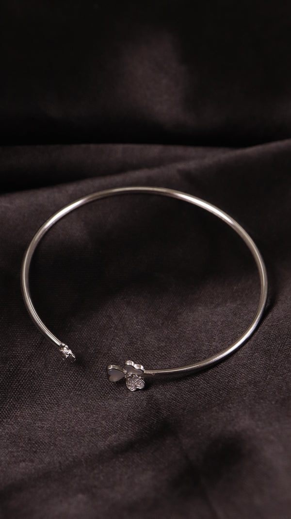 92.5 Sterling Silver Lucky Clover Open Bracelet