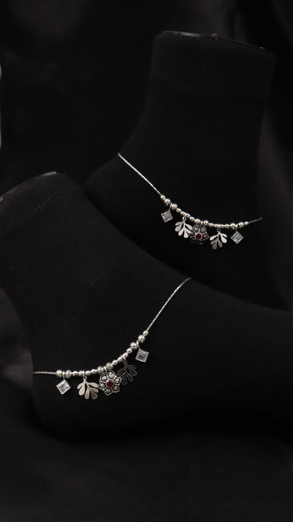 925 Sterling Silver Oxidised Chaandani Leaf Anklets.