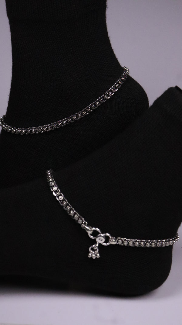 (Pair) Anant Silver Oxidised Anklet