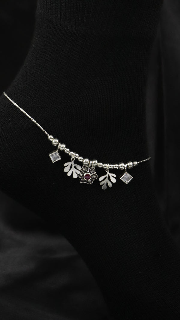 925 Sterling Silver Oxidised Chaandani Leaf Anklets.